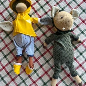 Hazel village pig/ augustus